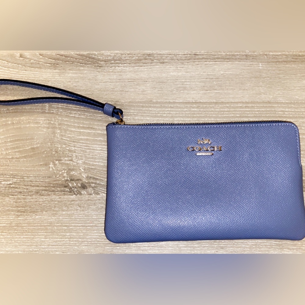 COACH WRISTLET WALLET